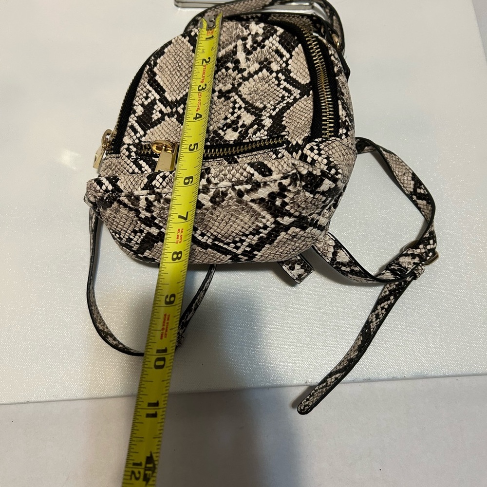 Stylish Snake Print Mini Backpack - image 5